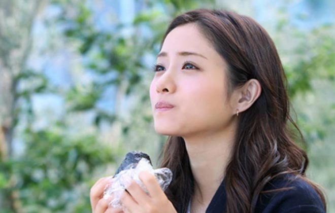 石原さとみ5→9コーディネート徹底解剖