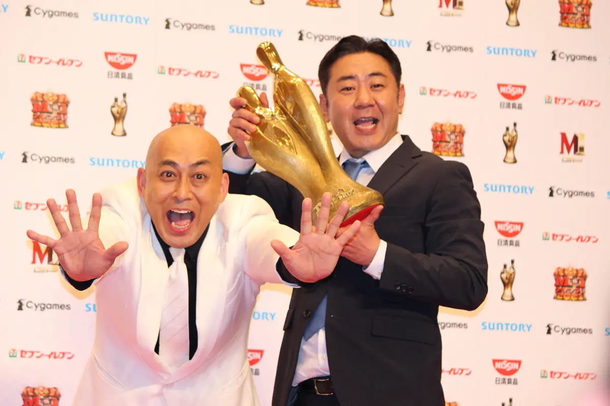 【2021年M-1王者】感動を巻き起こした「錦鯉」のプロフィールまとめ